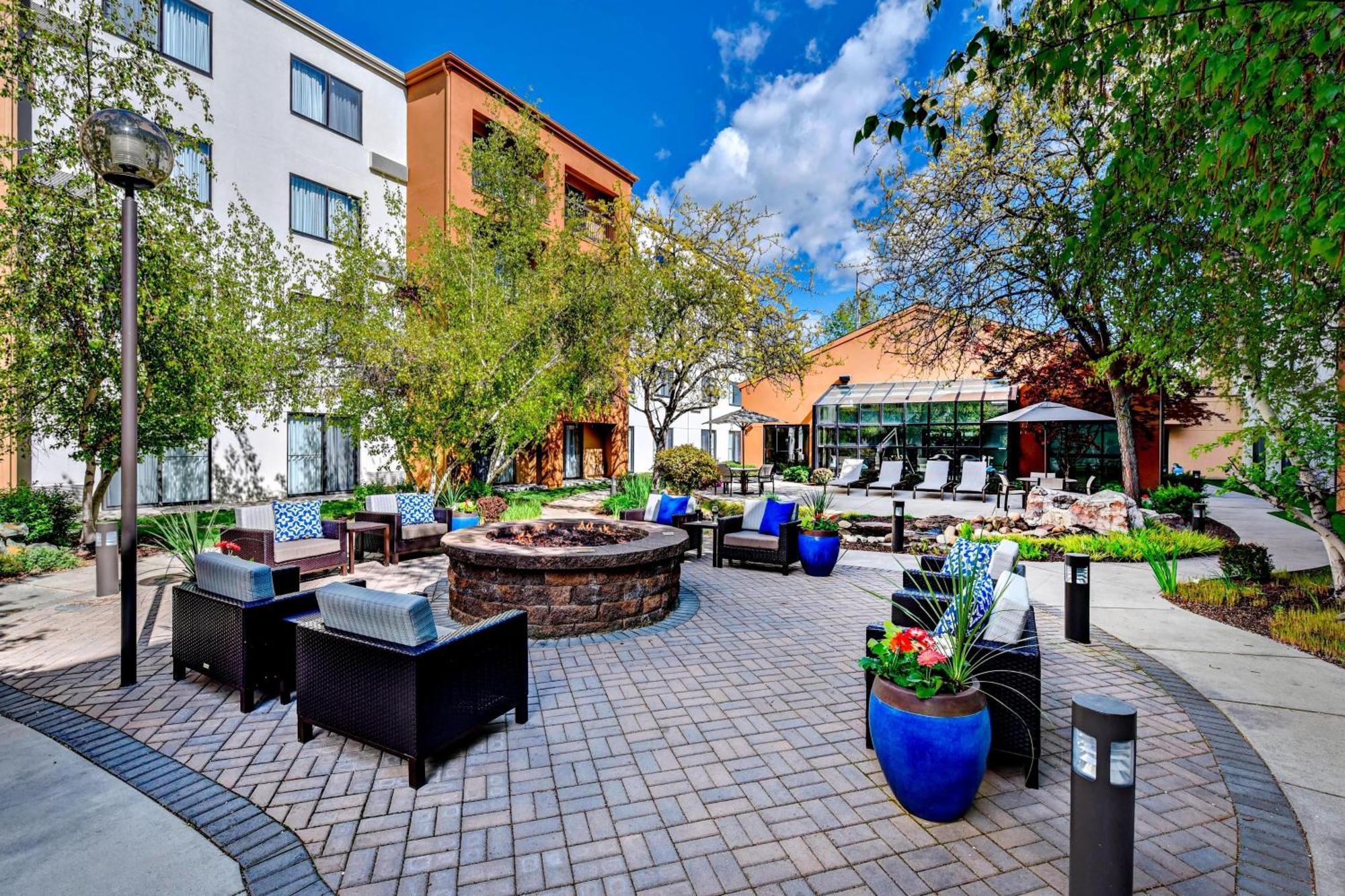 Courtyard Boise Downtown Hotel Exterior photo