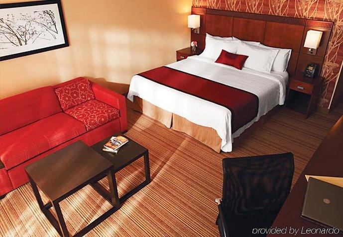 Courtyard Boise Downtown Hotel Room photo